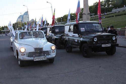В Волгограде стартовал автопробег, посвященный 70-летию Победы