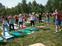 В Волгограде прошло первое занятие по «парковой физкультуре»