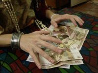 Пожилой камышанке «снятие порчи» обошлось в 140 тысяч рублей