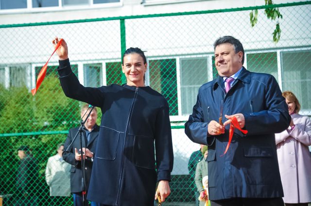 Благотворительный фонд Елены Исинбаевой продолжает развивать спорт