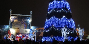 В Волгограде украшение площади Павших Борцов вышло на финишную прямую