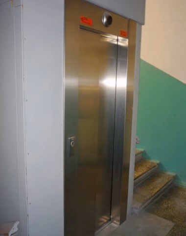 В  26 волгоградских многоэтажках  заменят 100 лифтов