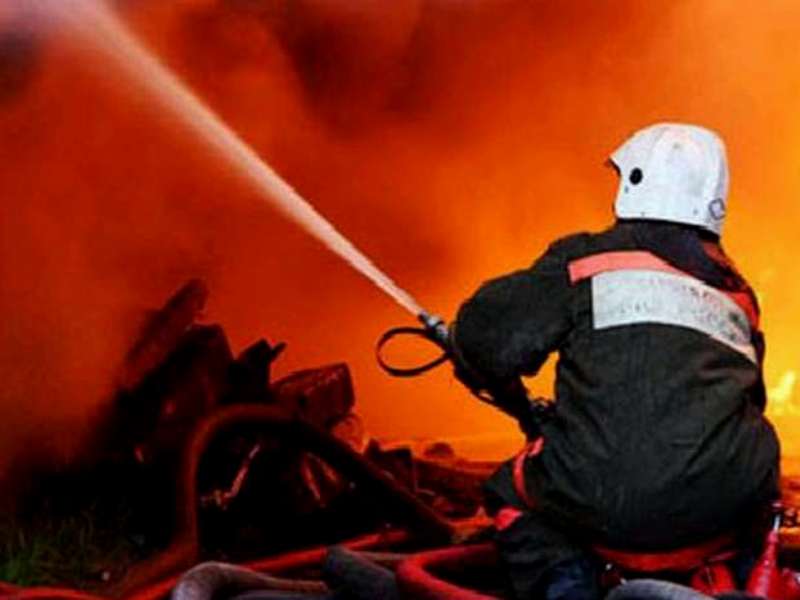 В Волгограде из-за пожара в подвале многоэтажки эвакуировали 12 человек