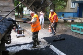 Волгоградцы ждут ремонта внутриквартальных дорог 