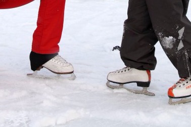 Во всех районах Волгограда открыты ледовые катки