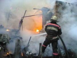 В Волгограде при пожаре в пятиэтажке заживо сгорел мужчина