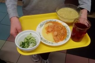 В Волгограде еще 900 школьников получат право на бесплатное двухразовое питание