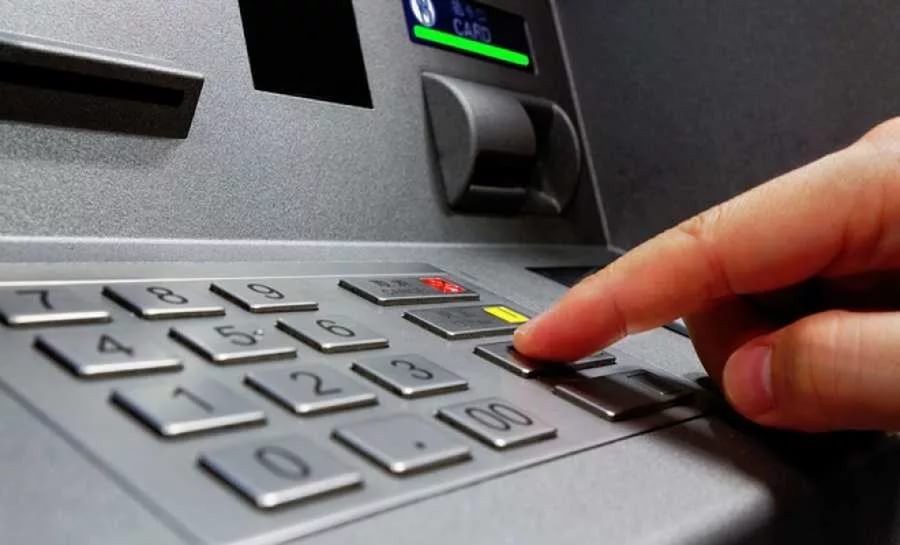 Бестелесный вирус атакует российские банкоматы