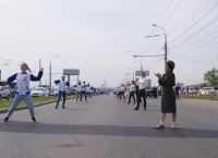 Студенты ВолГУ провели танцевальный флешмоб на 2-й Продольной