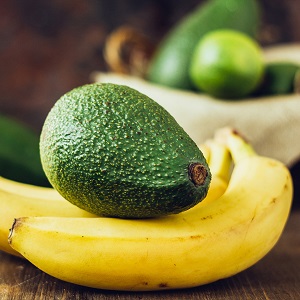 Банан и авокадо