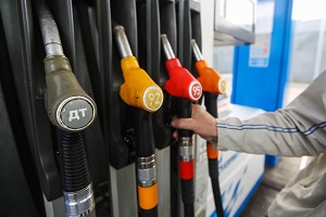 В Госдуму внесли проект о госрегулировании цен на бензин‍