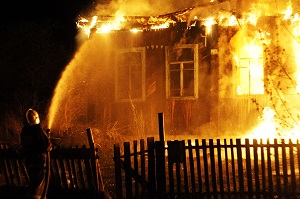 Под Волгоградом при пожаре дома погибли мужчина и женщина
