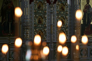 В волгоградских храмах молятся о погибших в Керчи