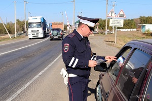 Волгоградские госавтоинспекторы обратились к водителям 