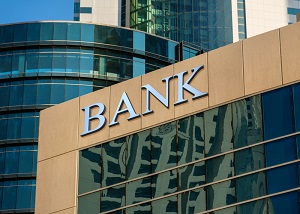 По каким критериям стоит выбирать банк?