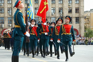 В Волгограде прошел парад Победы