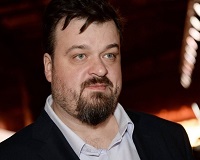 Волгоградец подал в суд на бывшего комментатора Василия Уткина