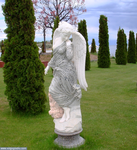Ангел. скульптура, ангел, на берегу