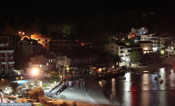 Курорт Пржно, Черногория – бывшая рыбацкая деревенька на побережье Адриатического моря, которая по вполне закономерному стечению обстоятельств со временем превратилась в популярный морской курорт. А началось все с того, что это место было выбрано для стро. przno, адриатика, вечер
