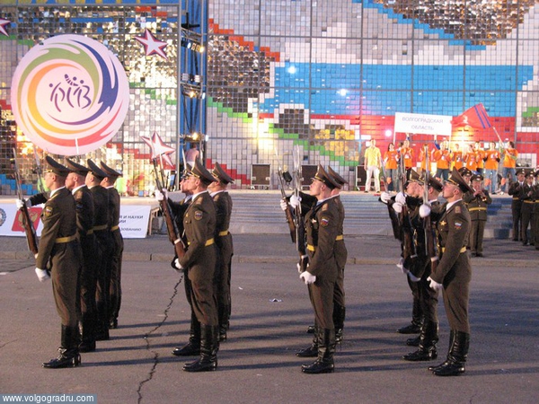 Выступление военнослужащих. студенческая весна, открытие фестиваля, концерт на набережной