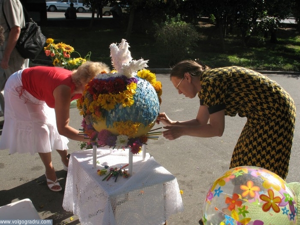 Создание цветочной композиции. День города 2007, день Волгограда, праздники