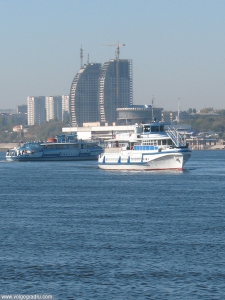 Через пять минут с катера "сойдут" четыре пассажира. учения спасателей, Волга, река