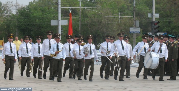 Военный оркестр. день пограничника, волжский пограничный отряд, военные