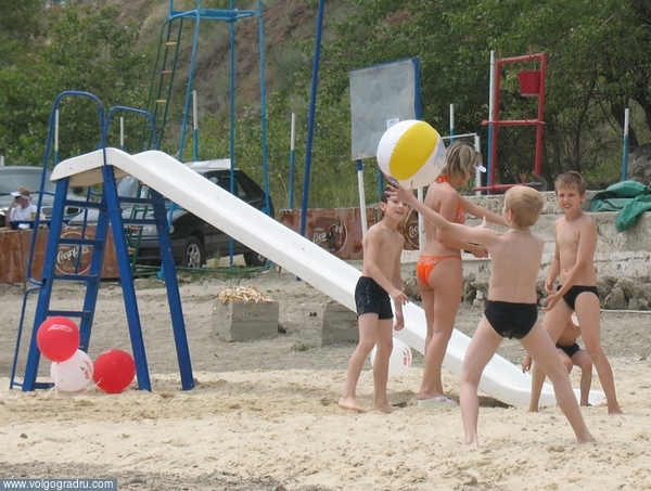 На детской площадке. Центральный пляж, ЦПКиО, детская площадка