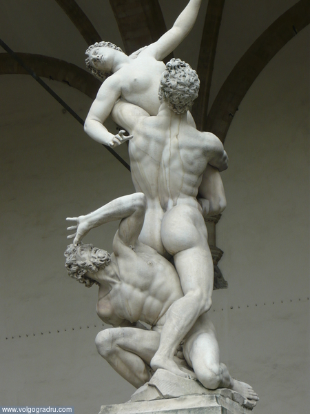Скульптура при Уффици. Флоренция, Уффици, Италия