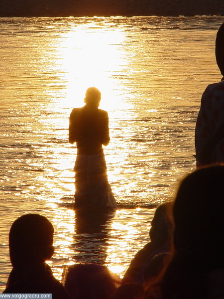 Для Солнца. человек в воде, ритуал, традиция