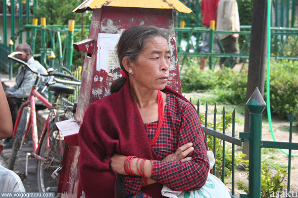 в раздумьи. женщина, люди, Непал