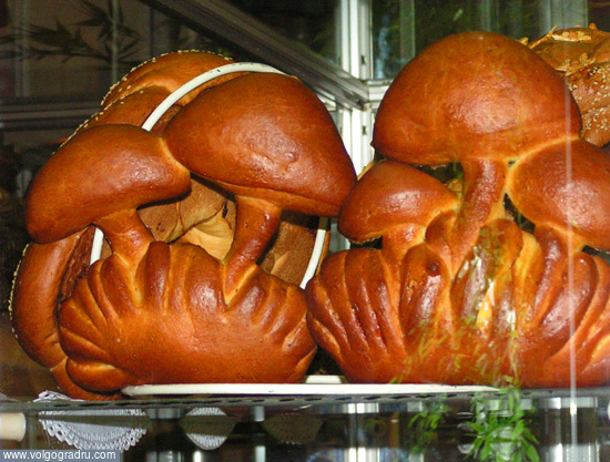 А эти грибочки - из теста. продовольственная выставка, выпечка, хлебо-булочные изделия
