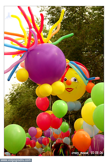 Воздушные шарики участников карнавального шествия. День города - 2006, день, города