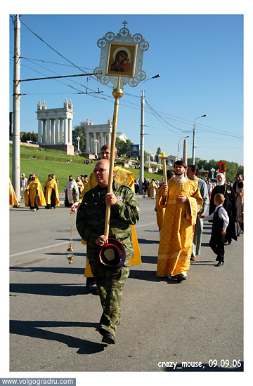 Крестный ход к храму Иоанна Предтечи. День города - 2006, Невского, Александра