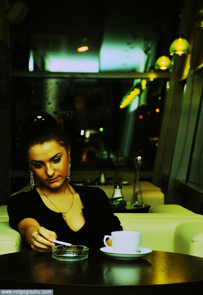 модель: Алена. девушка, кофе, сигарета