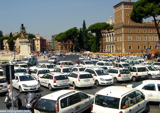 Забастовка таксистов в Риме. другое, путешествия, таксисты
