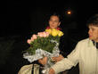 Елена Исинбаева с цветами от вице-губернатора