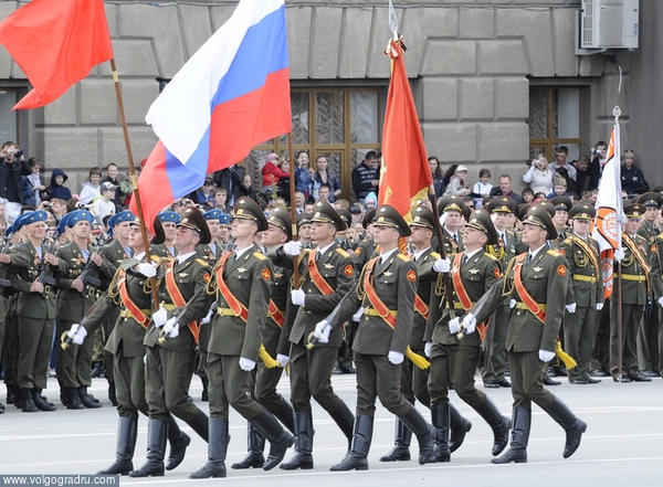 На Параде Победы. Парад Победы в Волгограде, парад на площади павших борцов, парад на 9 мая