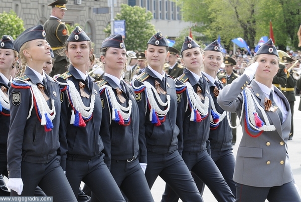 Празднование Дня Победы. Парад Победы в Волгограде, парад на площади павших борцов, парад на 9 мая