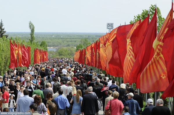 9 мая на Мамаевом кургане. Мамаев курган, День Победы в Волгограде 2009, Праздник Победы