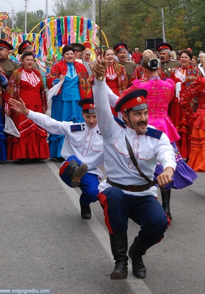 На танцполе казаки. Мир Кавказа, фестиваль, народы Кавказа