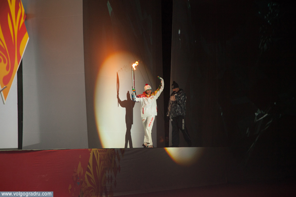 Эстафета олимпийского огня в Волгограде. Эстафета олимпийского огня в Волгограде, олимпийский огонь волгоград, исинбаева