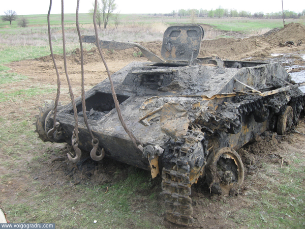Обломки Т-60. танк, война, обломки