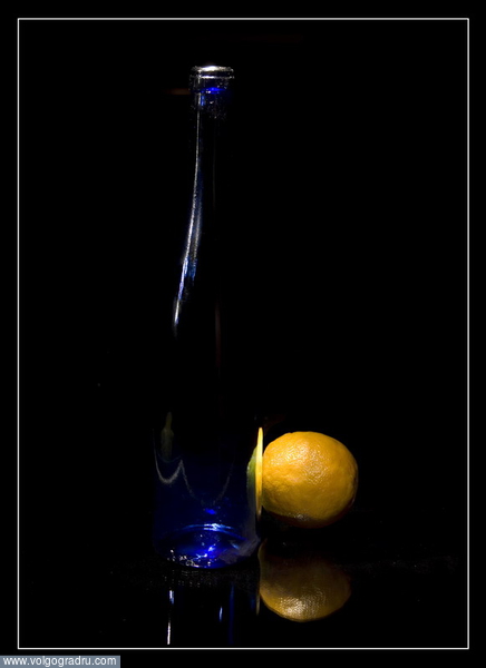 Бутылька с лимоном. 