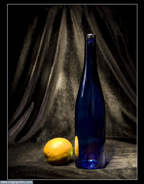 Бутылька с лимоном №2. натюрморт, фотоарт, бутыль