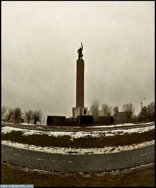 Зима. памятник, площадь чекистов, Волгоград