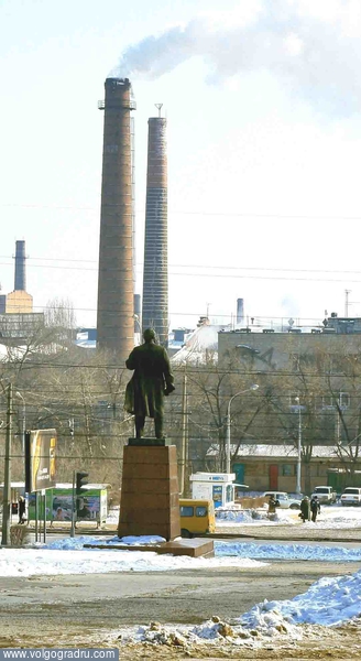 Ленин и труба. волгогра, город, памятник