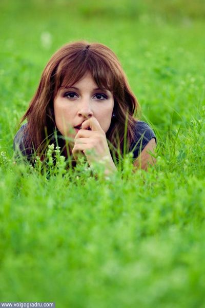 фото 7. девушка, поляна, трава