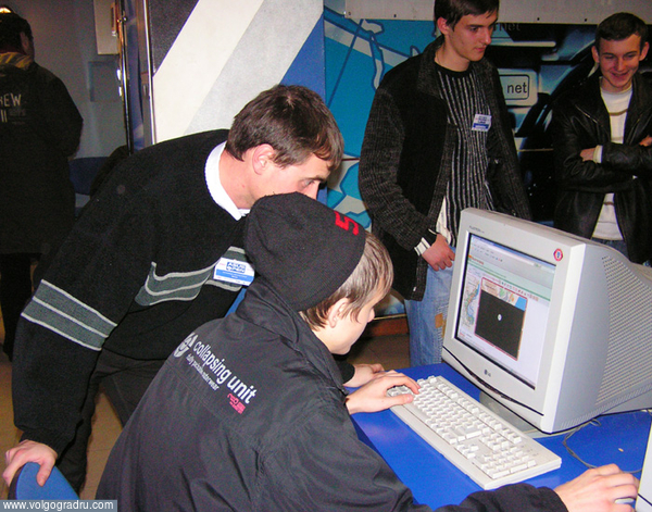 Помощь геймерам с перемещением в пространстве. Volgograd Asus Winter 2007 qualify, чемпионат по киберспорту, компьютерные игры