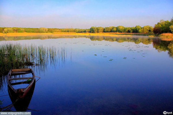 Утро на озере. озеро, лодка, утро